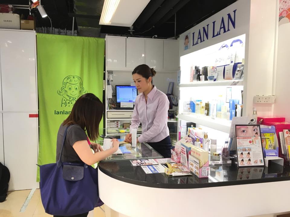 Cửa hàng mỹ phẩm dùng POS