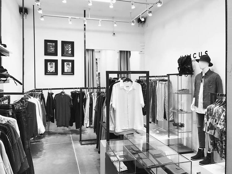 Cửa hàng thời trang sử dụng POS